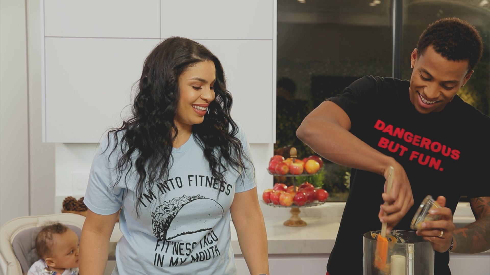 How to Make The Best Strawberry Moscato Cupcakes CLEO TV