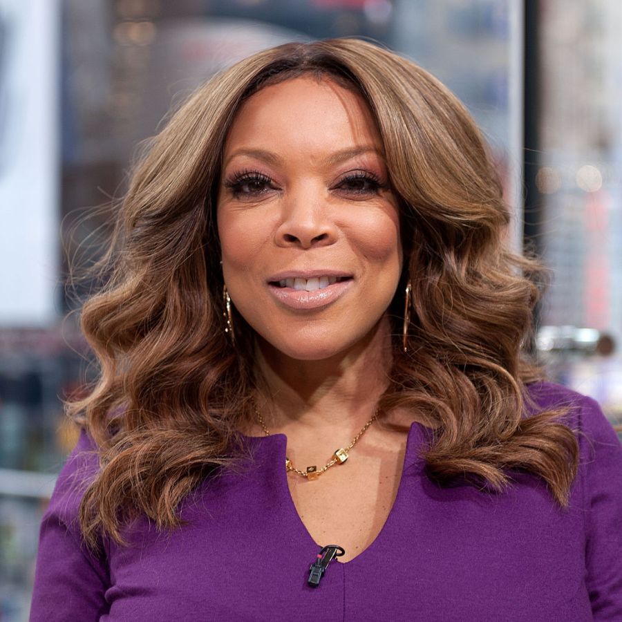 Wendy Williams Visits "Extra"