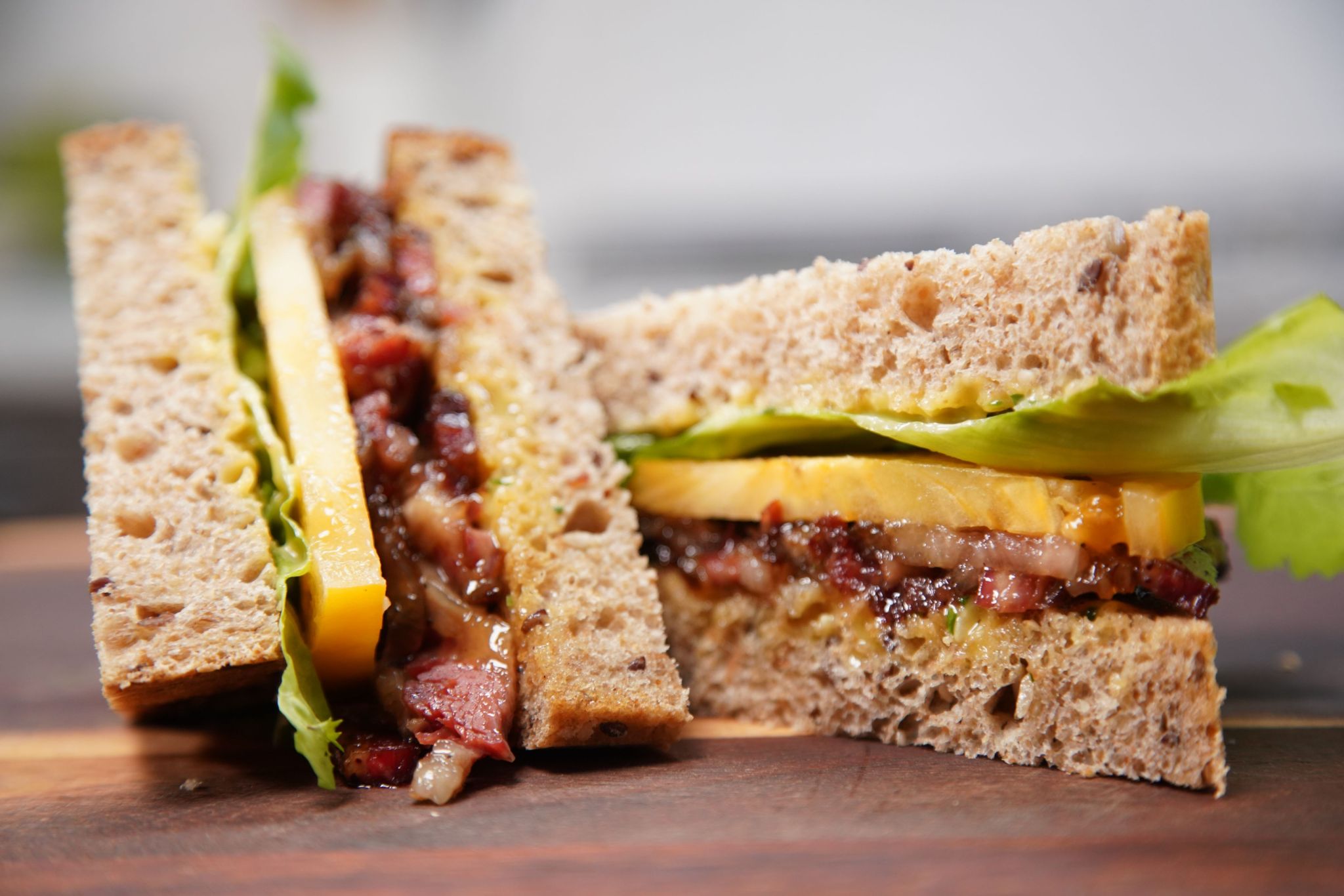 PLT Sandwich (Pastrami Bacon, Lettuce, Tomato) Recipe CLEO TV