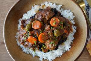 Cuban Braised Peppered Oxtails over White Rice